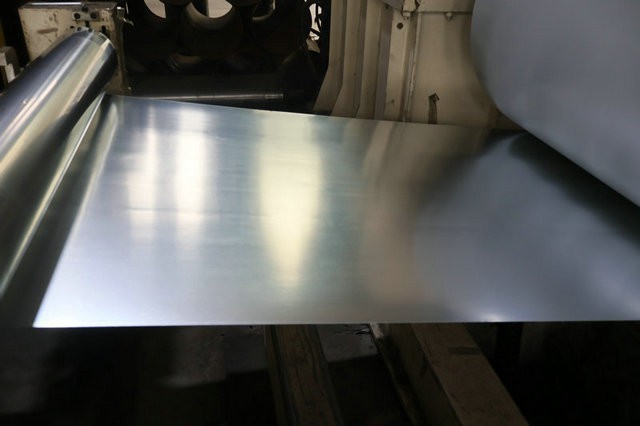 Nano anti-corrosion insulation plate